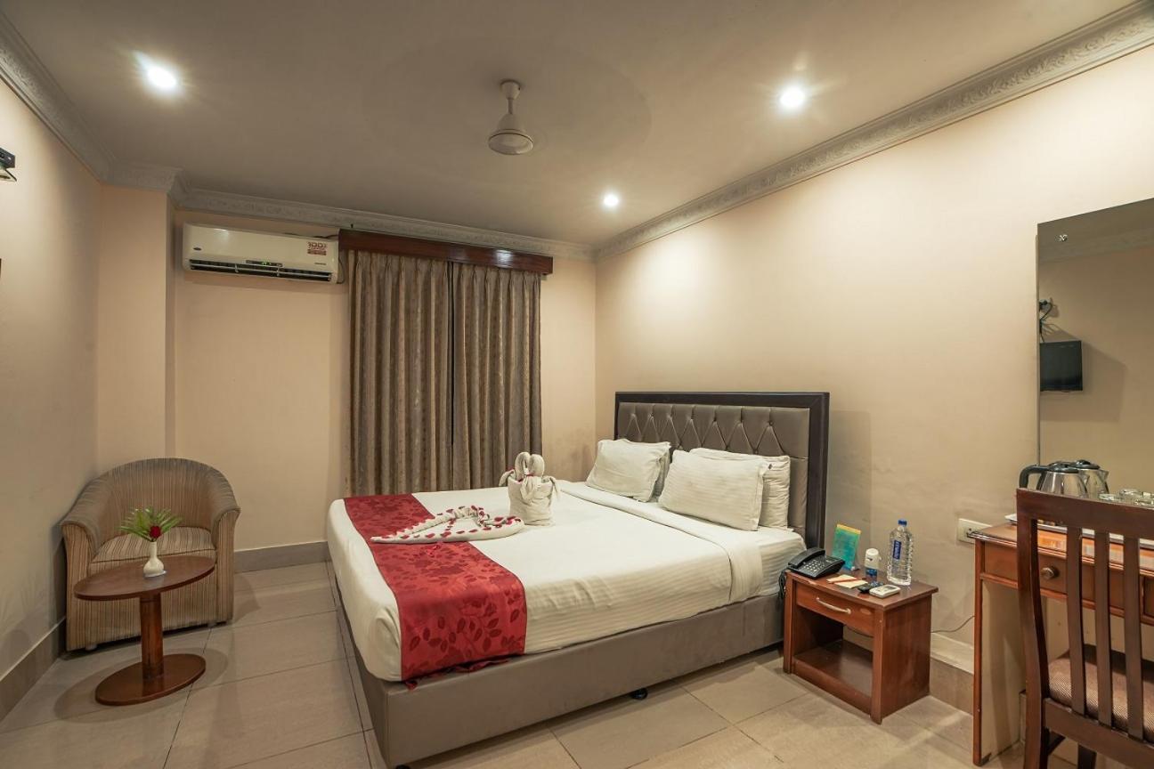 The Presidency Hotel Bhubaneswar Exterior photo