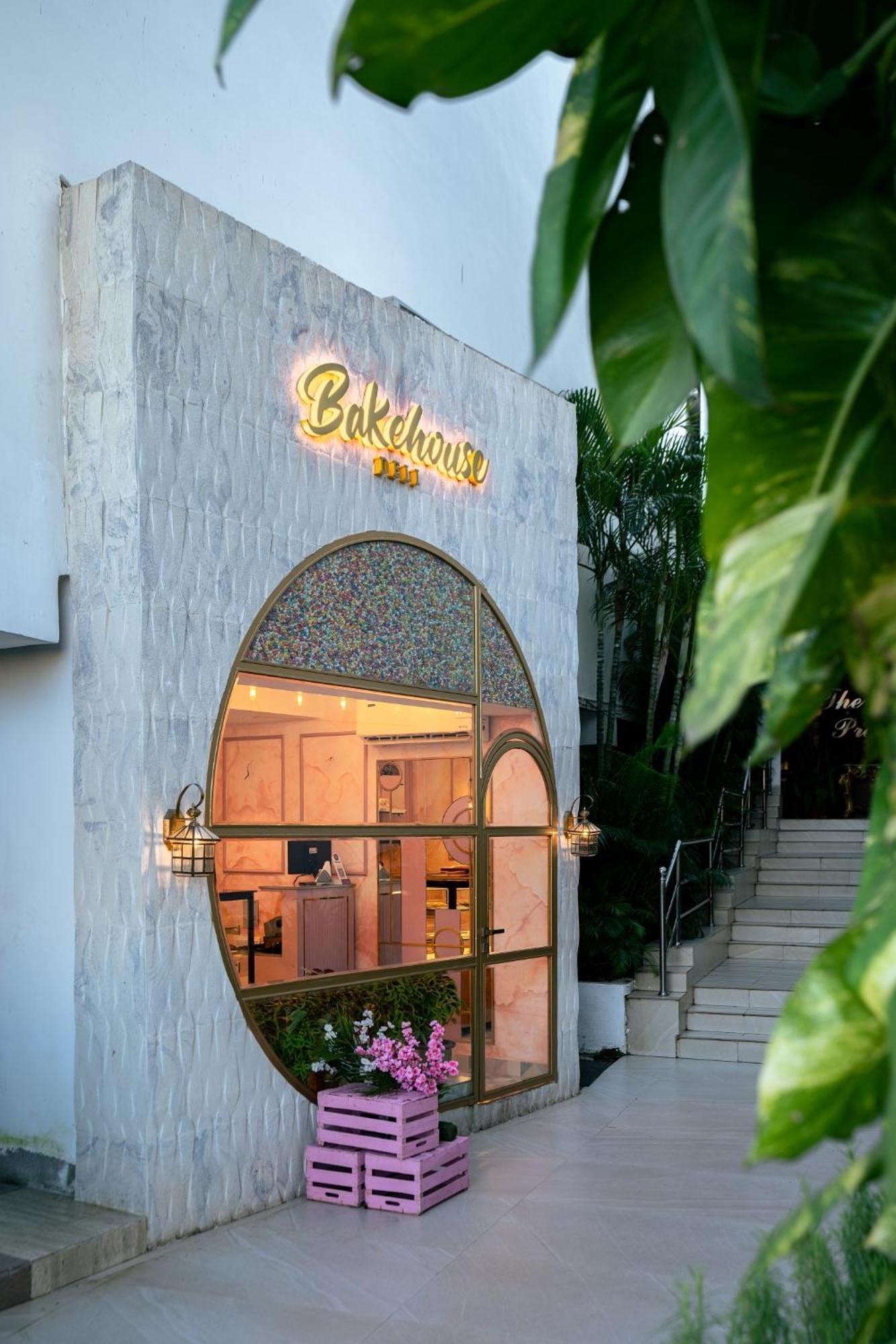The Presidency Hotel Bhubaneswar Exterior photo