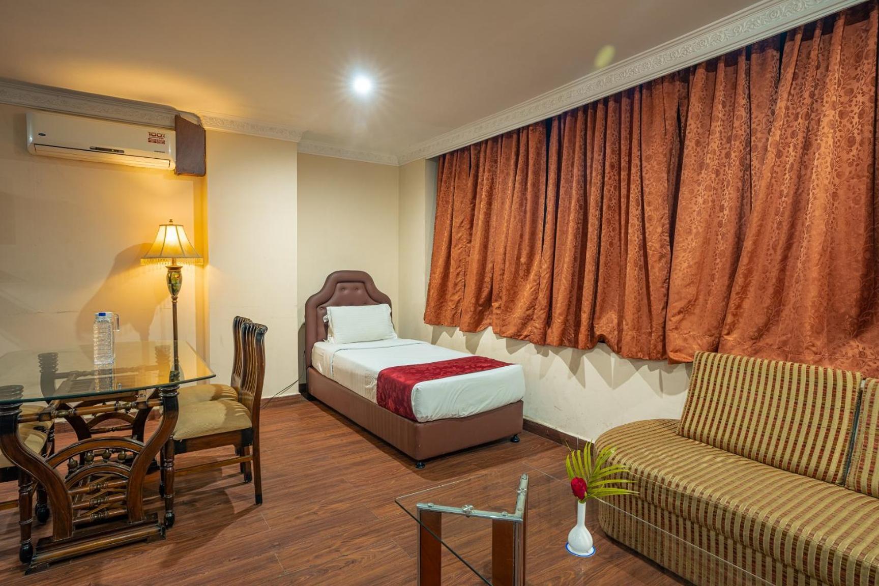 The Presidency Hotel Bhubaneswar Exterior photo