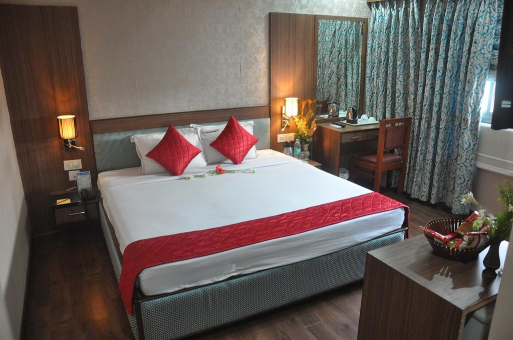 The Presidency Hotel Bhubaneswar Room photo